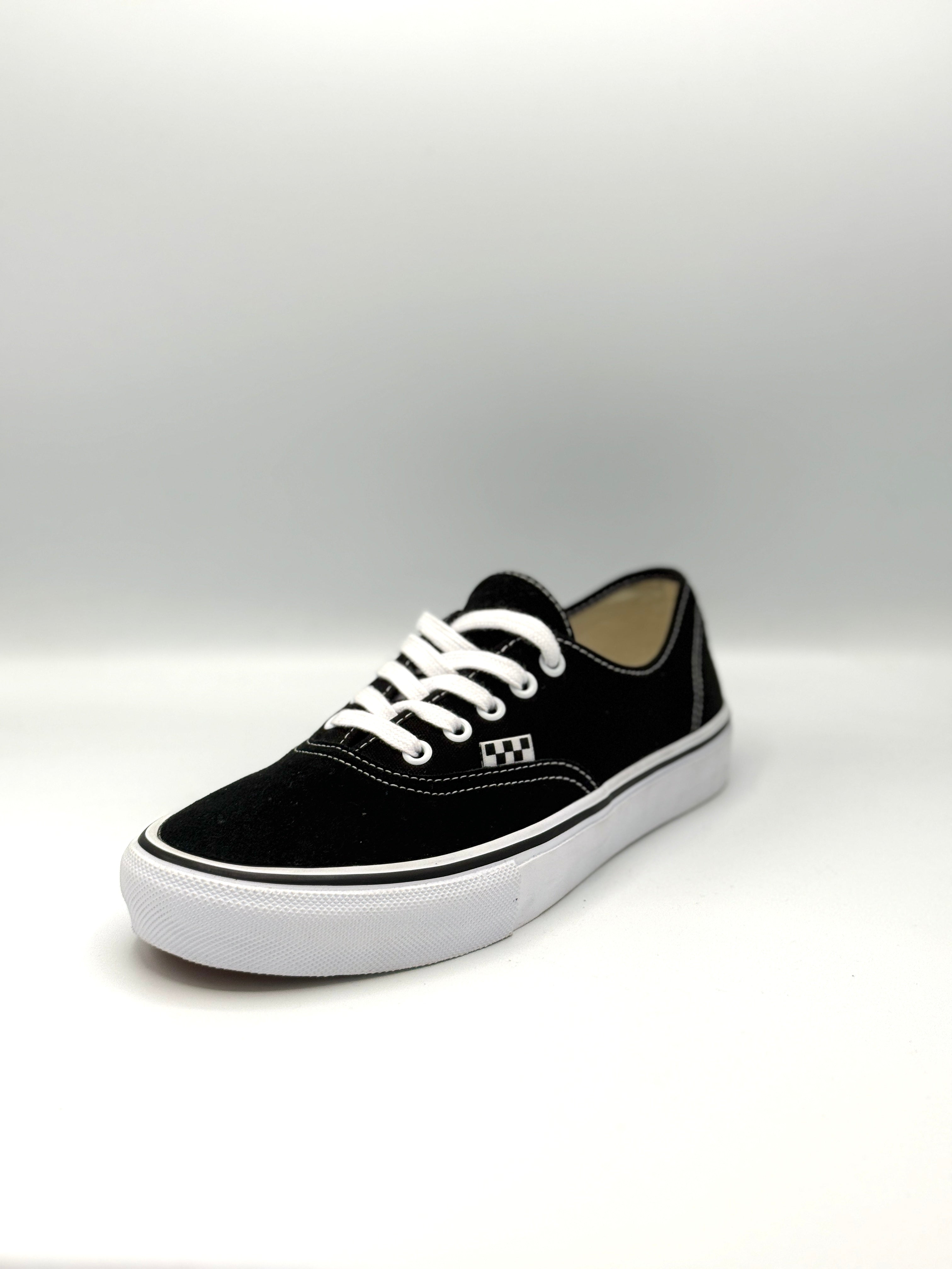 Vans Skate Authentic (Blk/Wht) – Milo Snow and Skate
