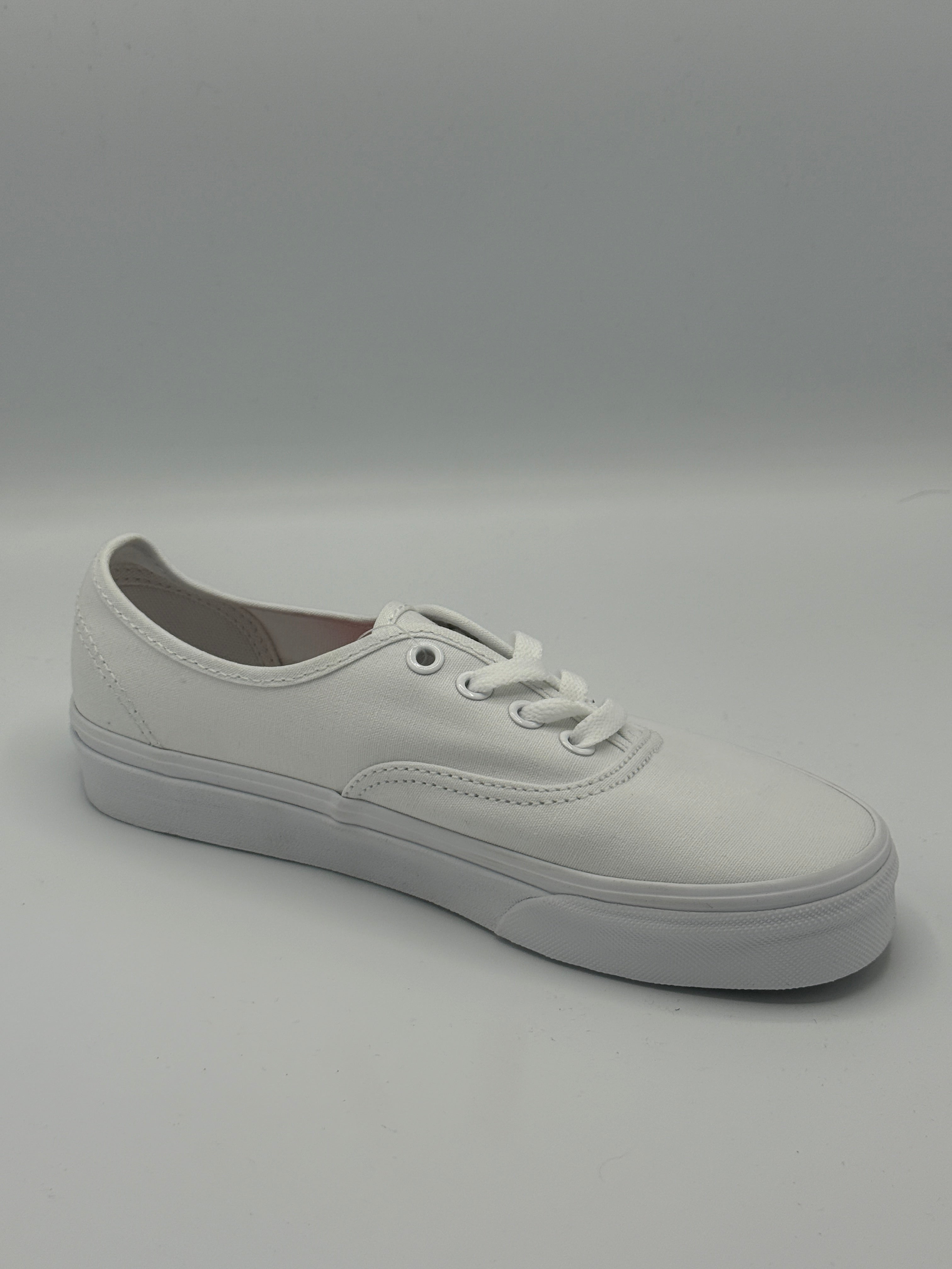 靴 vans valut authentic White Vans Authentic (True White) – Milo Snow and Skate