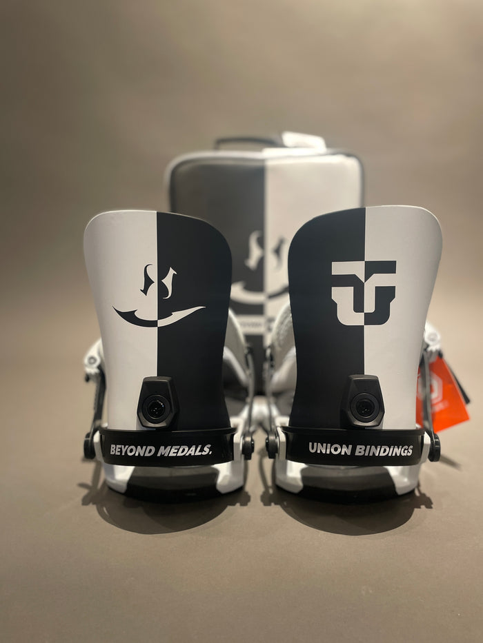 Union X Beyond Medals Custom House Snowboard Binding (2023)